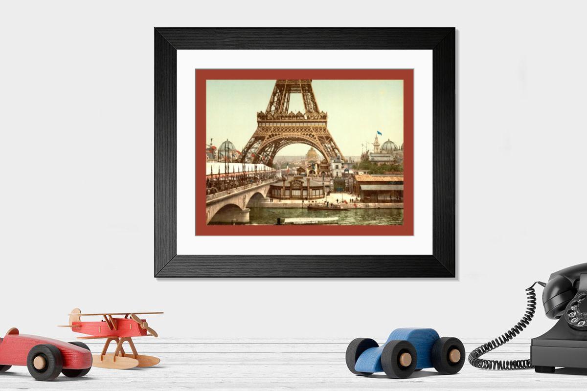 Shown hanging in a room: Modern 14"x12" (36x31cm)