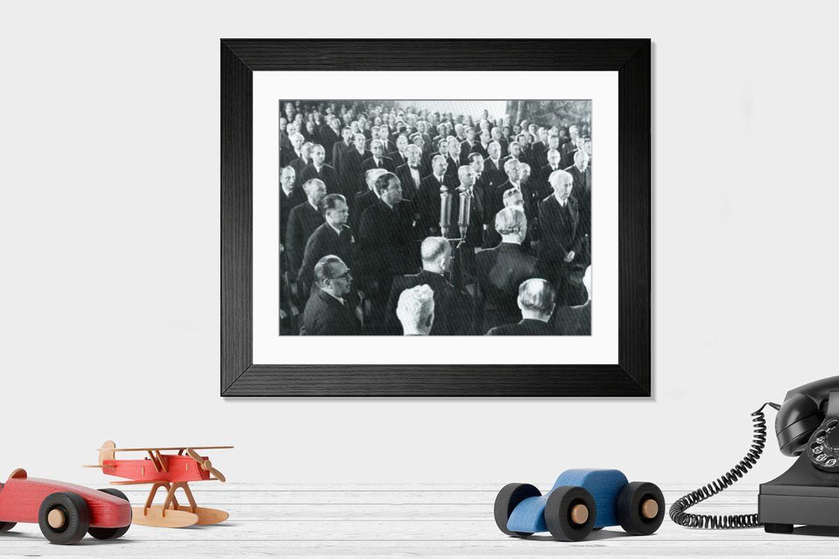 Shown hanging in a room: Modern 14"x12" (36x31cm)