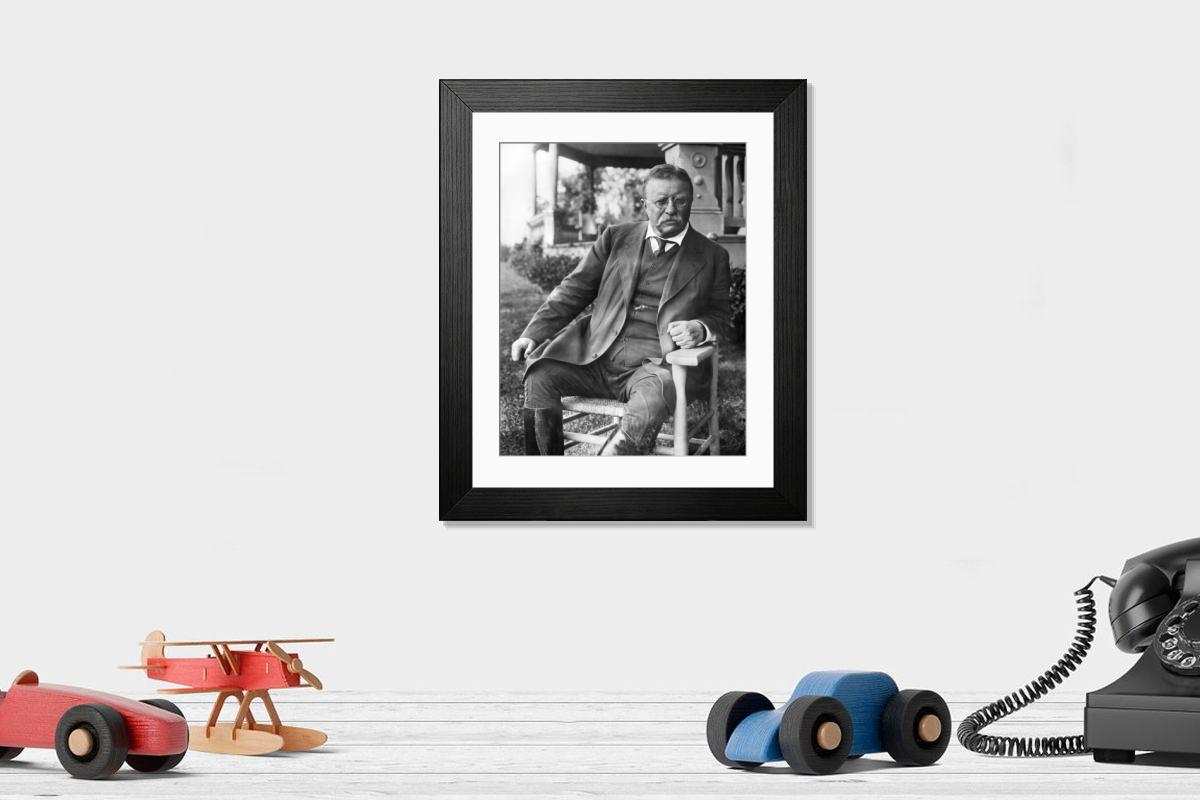 Shown hanging in a room: Modern 14"x12" (36x31cm)