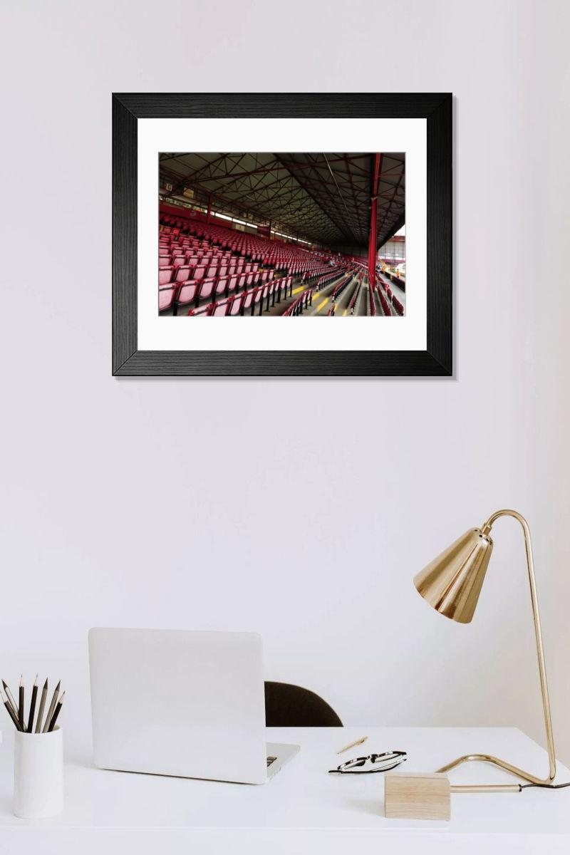 Shown hanging in a room: Modern 14"x12" (36x31cm)