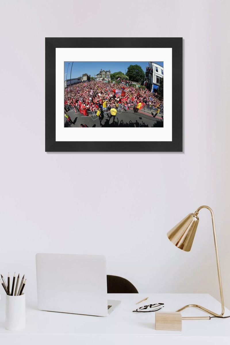 【送料無料】 Arsenal FA cup 2014 記念フレーム Arsenal FA Cup Victory Parade Print 2014. Art Prints, Posters