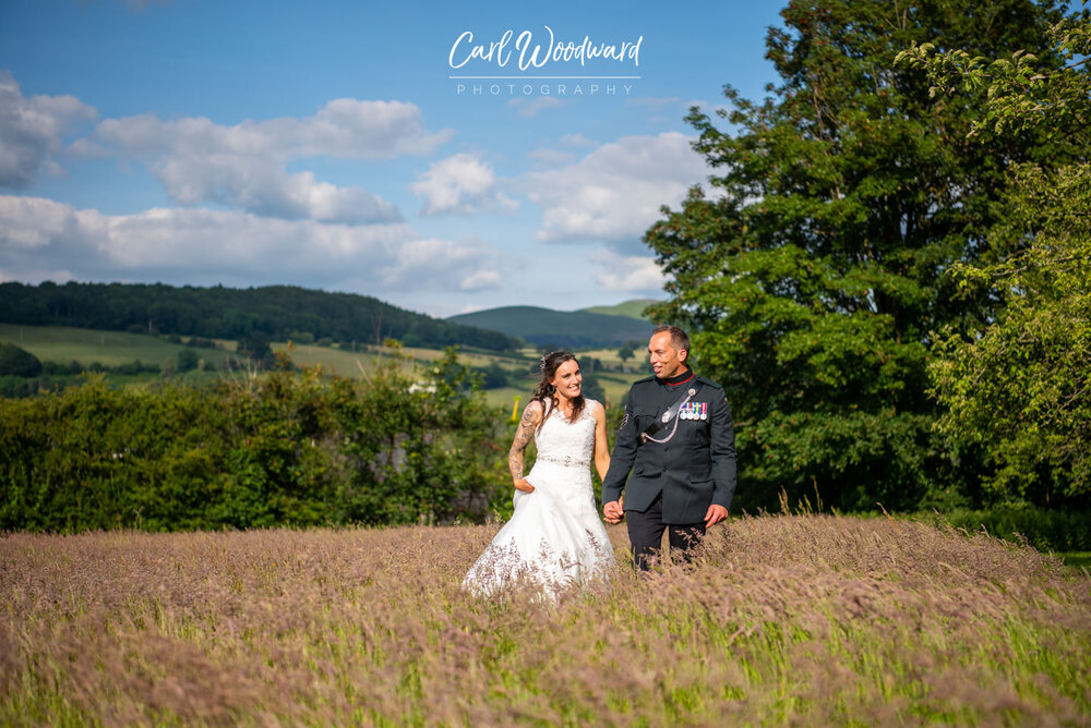 Guide to hiring a top rated Tonypandy Wedding Photographer