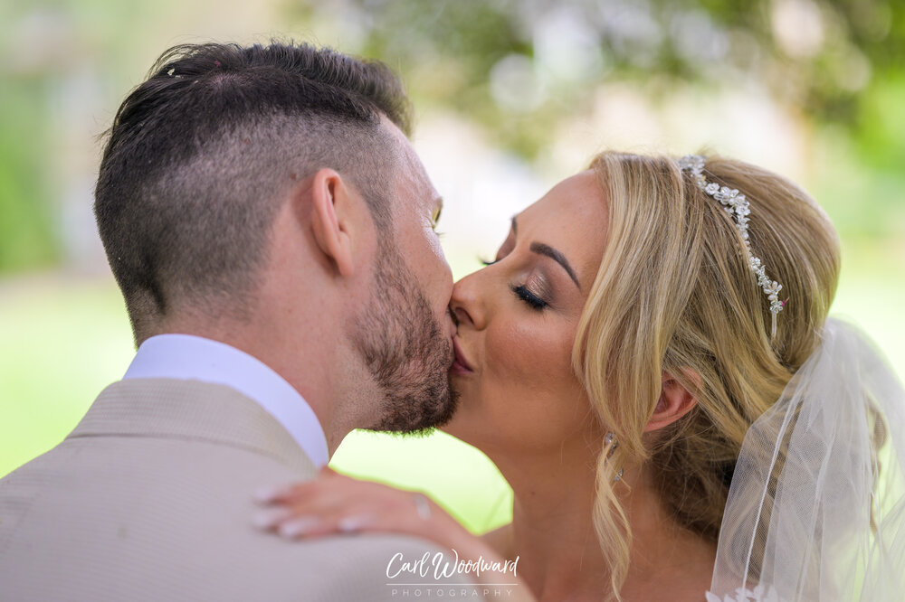 How do I find the best Pontypridd Wedding Photographer