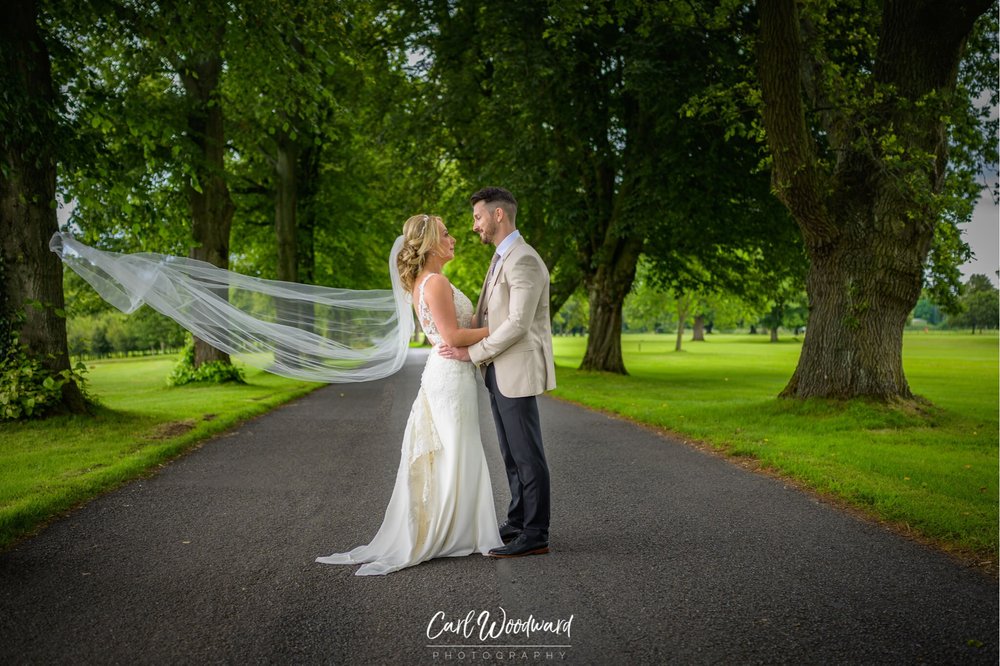 How to choose a South Wales Wedding Photographer