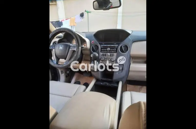 Bought Brand New 2014 Honda Pilot With 2Keys - 2/5