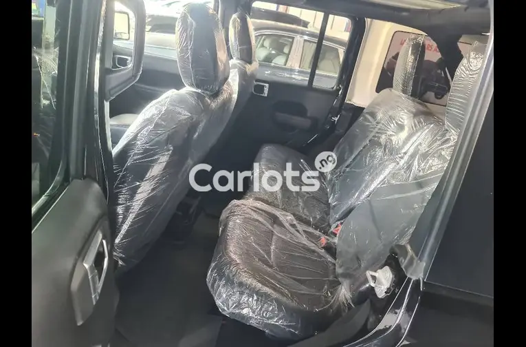 Foreign used 2023 Wrangler Jeep - 3/5