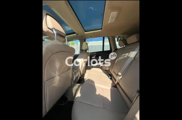 Used  2011 GLK350 Mercedes-Benz  Fullest option - 3/5