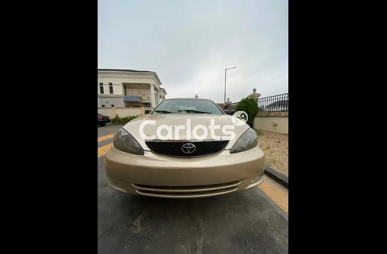 Used 2006 Toyota Camry sport - 2/5