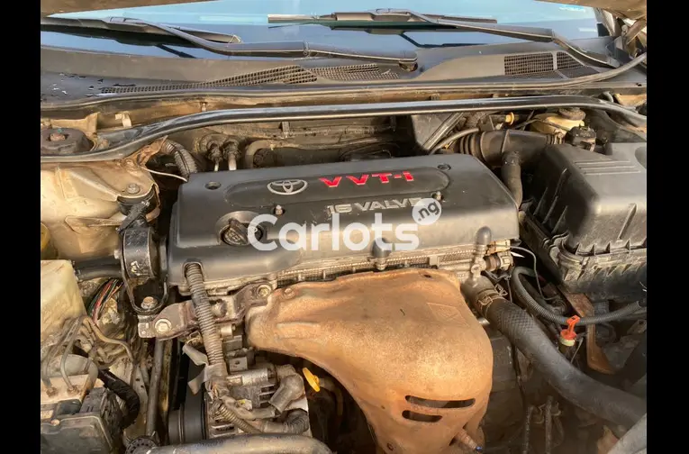 Used 2006 Toyota Camry sport - 4/5