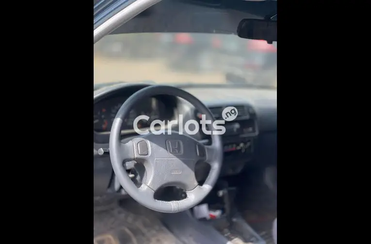 Clean 1999 Honda Civic - 2/5