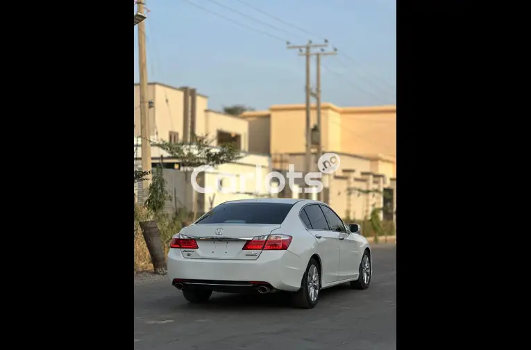 Used HONDA ACCORD 2017 - 3/5