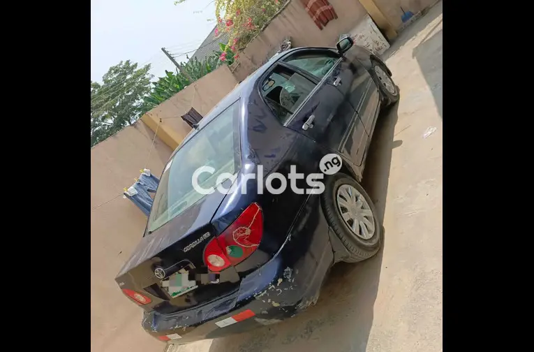 Used Toyota Corolla 2006 - 2/5