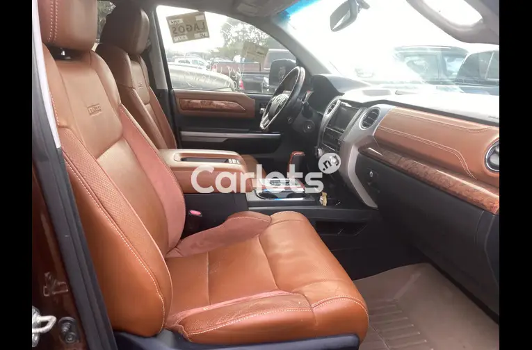 Foreign Used 2016 Toyota tacoma - 2/5