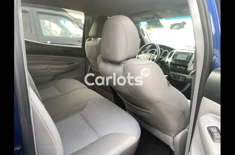 Foreign Used 2015 Toyota tacoma - 3/5