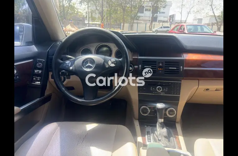 2010 Mercedes Benz GLK 350 - 4/5