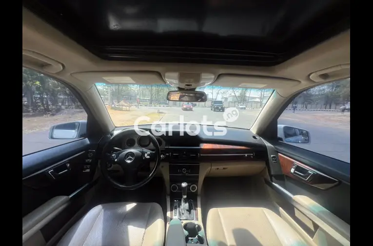 2010 Mercedes Benz GLK 350 - 5/5