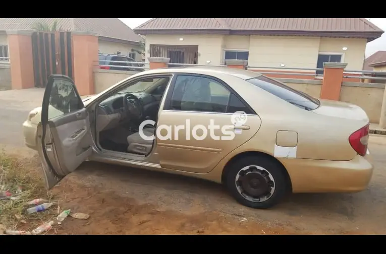 Toyota Camry 2.4 2003 model - 5/5