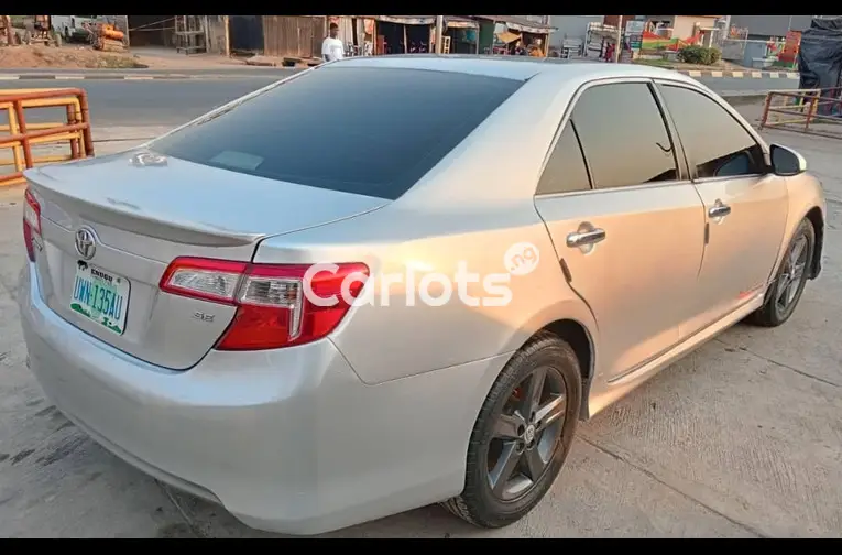 2013/2014 Toyota Camry - 4/5