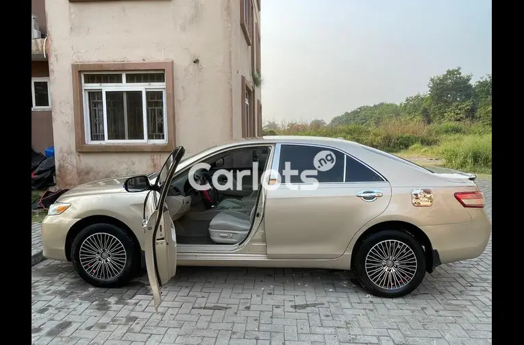 Used 2010 Toyota Camry - 3/5