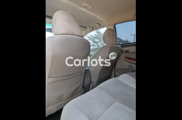 Used Toyota Corolla 2009 - 2/5