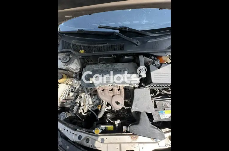 Used 2010 Toyota Camry MUSCLE - 2/5