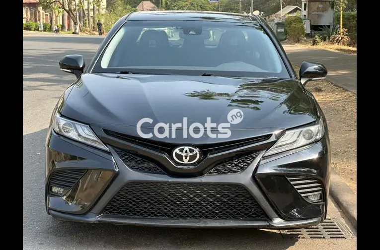Unregistered Toyota Camry 2020 SE - 1/5