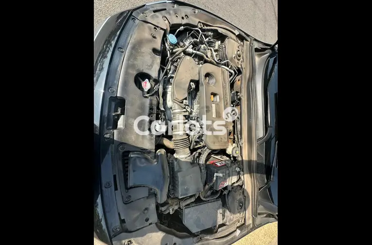 Extremely clean foreign use Honda Accord 2018 2.0T - 3/5
