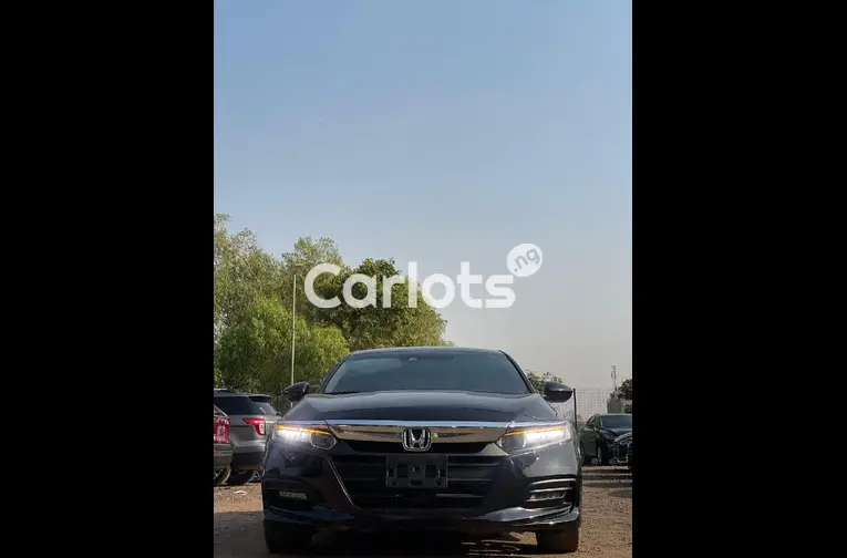EXTREMELY CLEAN NIGERIA USED 2018 HONDA ACCORD - 1/5