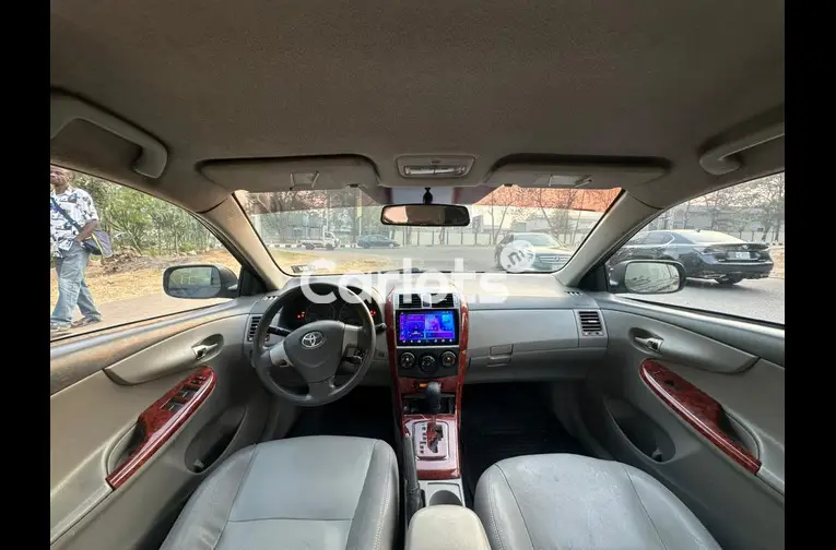Neatly use 2010 Toyota Corolla - 2/5