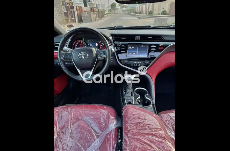 FOREIGN USED 2018 TOYOTA CAMRY XSE FULL OPTION - 3/5