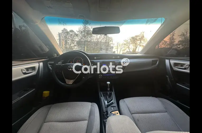 Distress sales 2015 Toyota corolla - 4/5