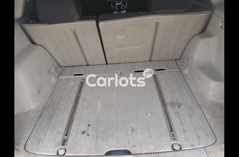 Pontiac Vibe 2004 - 2/5