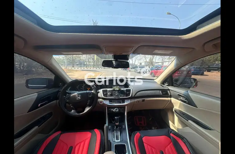 2017 Honda Accord - 2/5