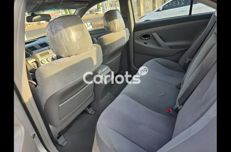 FOREIGN USED 2010 TOYOTA CAMRY - 3/5