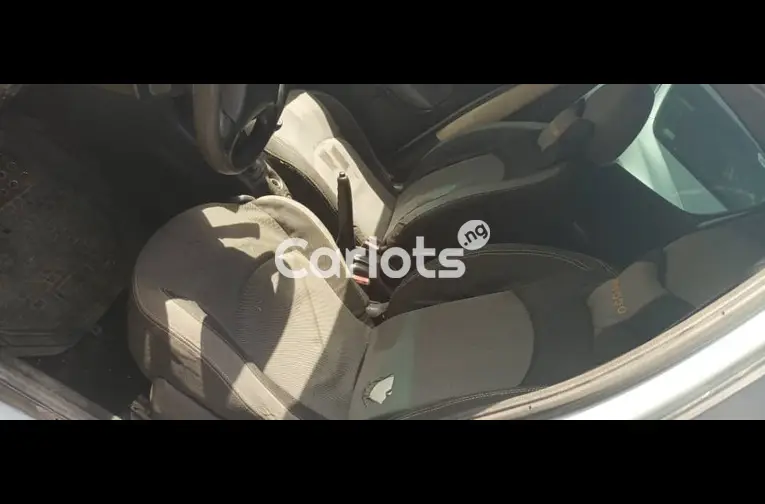 EXTREMELY CLEAN USED 2004 PEUGEOT 206 - 3/5