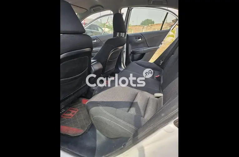 CLEAN 2015 Honda Accord Sport - 2/5