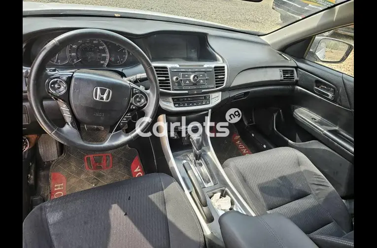 CLEAN 2015 Honda Accord Sport - 3/5