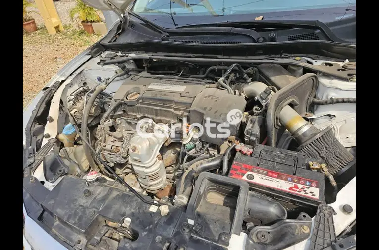 CLEAN 2015 Honda Accord Sport - 4/5