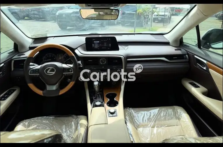 FOREIGN USED LEXUS RX350 2018 - 3/5