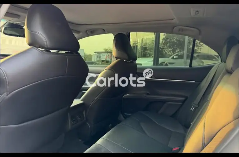 FOREIGN USED 2021 TOYOTA CAMRY XSE - 4/5