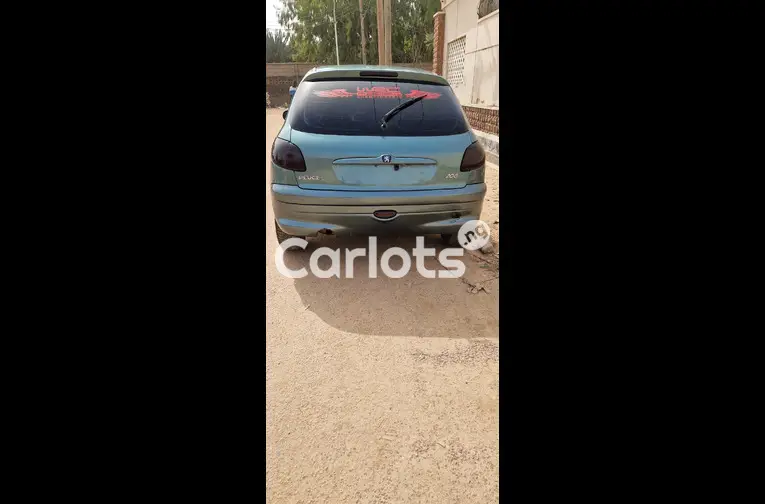 Clean Nigerian used 2004 Peugeot 206 - 4/5