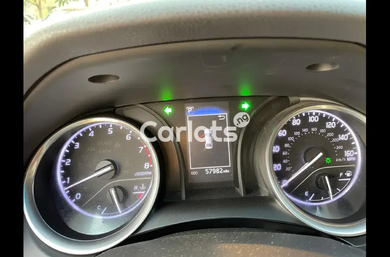 USED 2018 TOYOTA CAMRY - 2/5