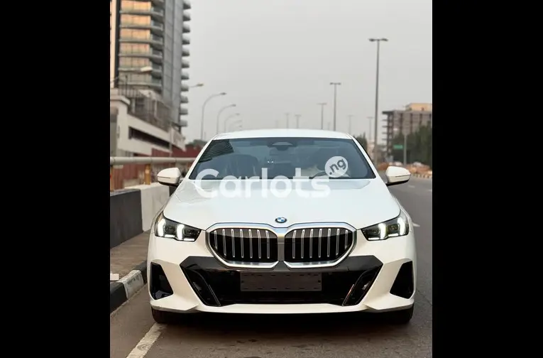 2024 BMW 550i SERIES - 1/5