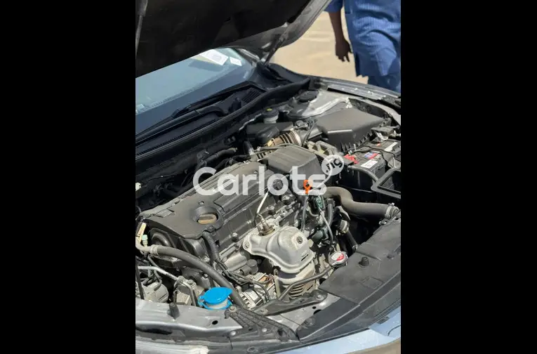HONDA ACCORD 2018 - 2/5