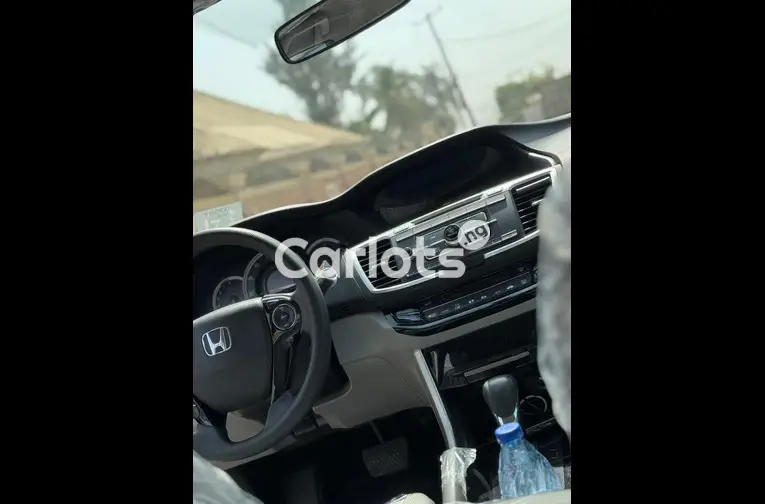 HONDA ACCORD 2018 - 3/5