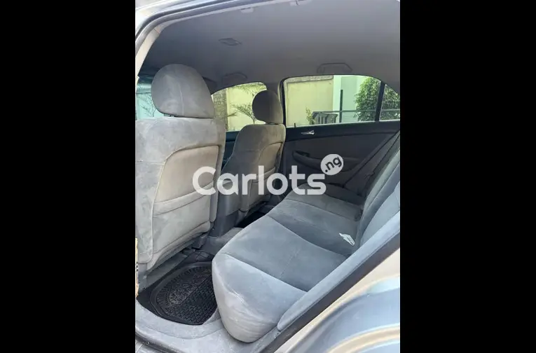 Used Honda Accord 2005 - 2/5