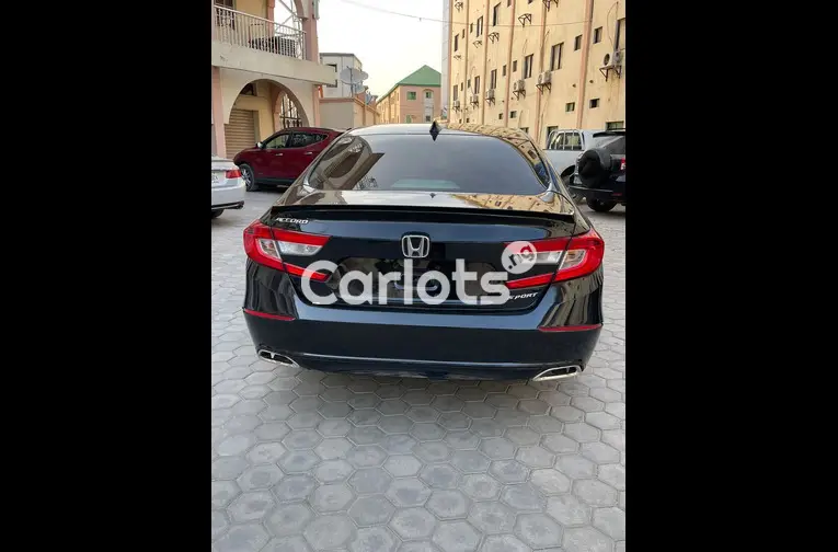 Used Honda Accord 2019 model - 4/4