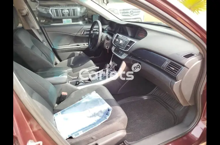 HONDA ACCORD 2013 - 3/5