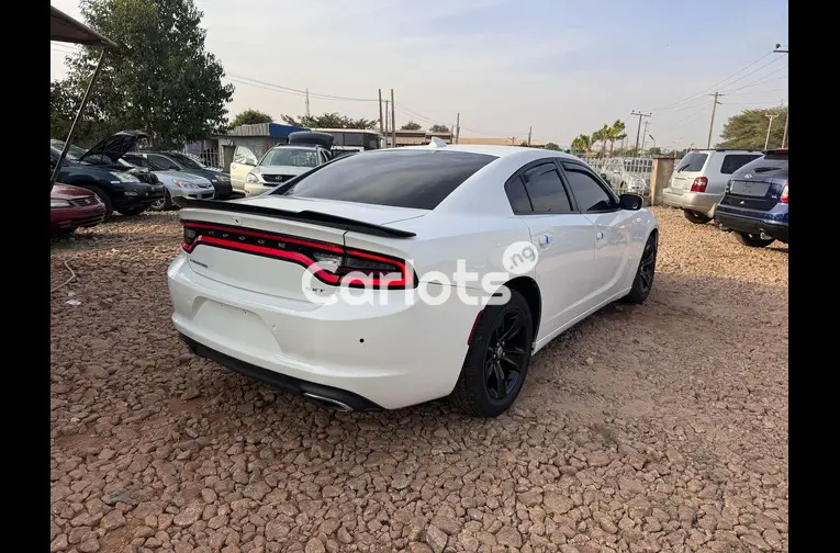 2018 DODGE CHARGER SXT - 4/5