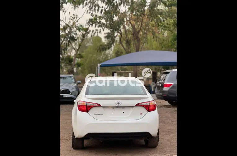 Clean Nigeria used Toyota Corolla 2015 - 5/5